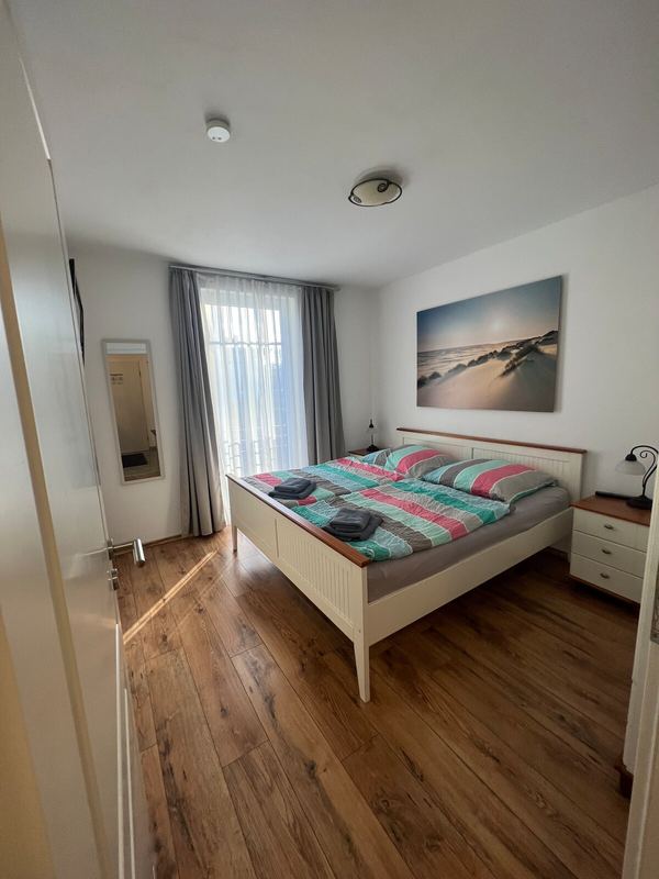 Schlafzimmer mit Doppelbett